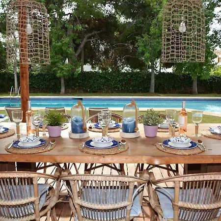 Villa Abu Lita 3 Minutos Andando Playa Renovada Piscina Y Jardin Xxl Autentico Lujo Sitges