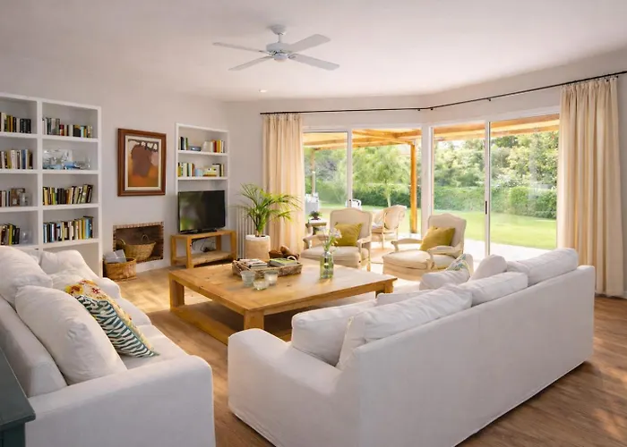 Villa Abu Lita 3 Minutos Andando Playa Renovada Piscina Y Jardin Xxl Autentico Lujo Sitges