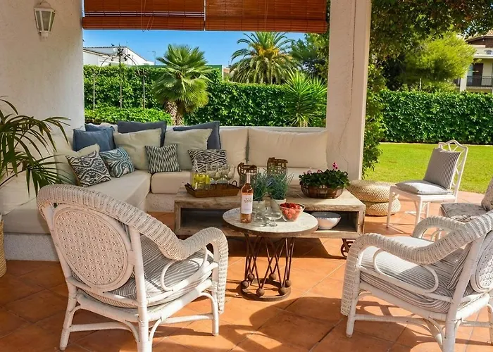 Abu Lita 3 Minutos Andando Playa Renovada Piscina Y Jardin Xxl Autentico Lujo Sitges