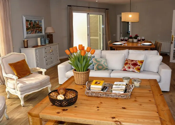 Abu Lita 3 Minutos Andando Playa Renovada Piscina Y Jardin Xxl Autentico Lujo Sitges