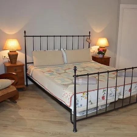 Abu Lita 3 Minutos Andando Playa Renovada Piscina Y Jardin Xxl Autentico Lujo Villa Sitges